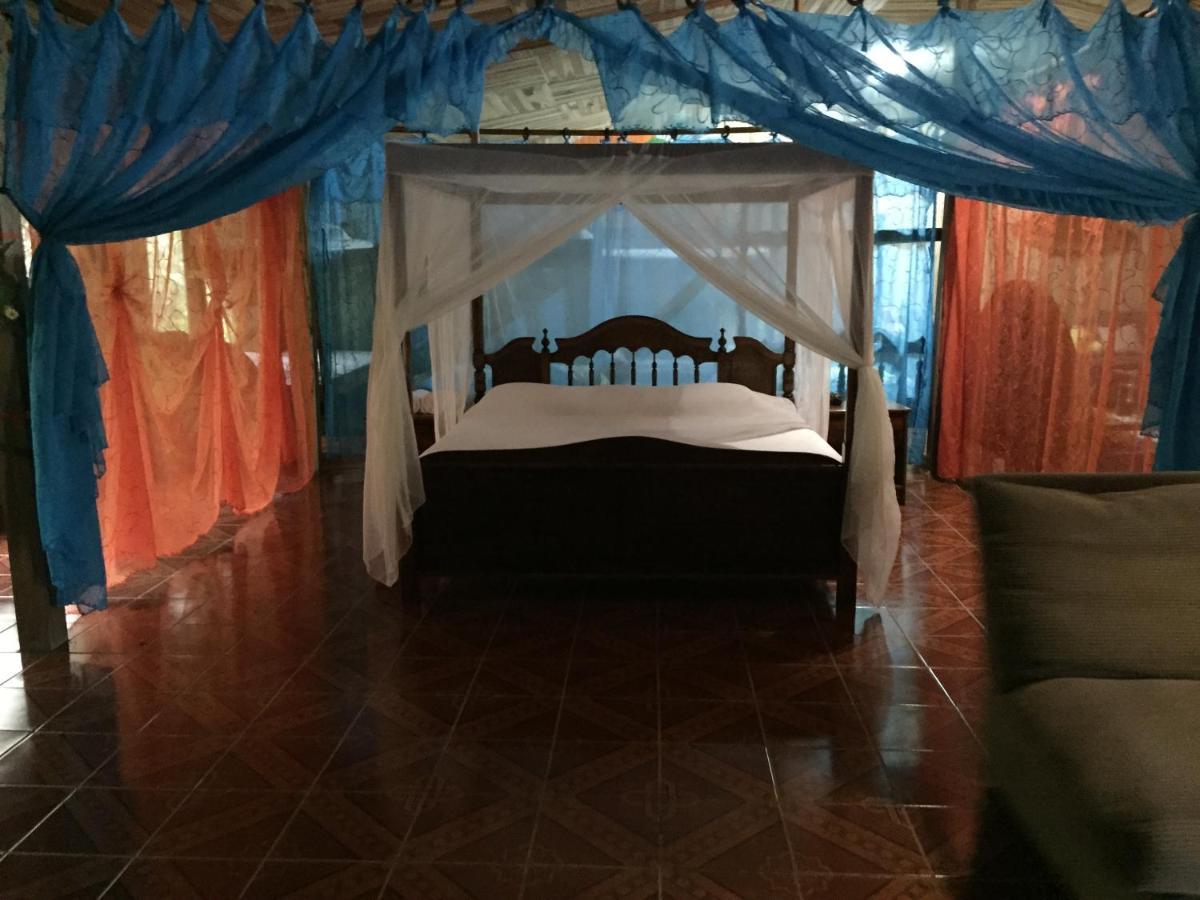 Cabinas Piuri Rio Celeste Exterior photo