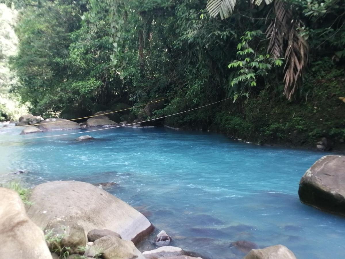 Cabinas Piuri Rio Celeste Exterior photo