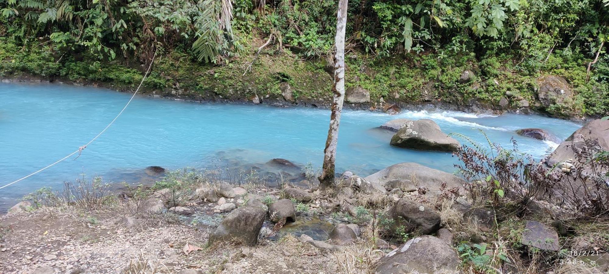 Cabinas Piuri Rio Celeste Exterior photo