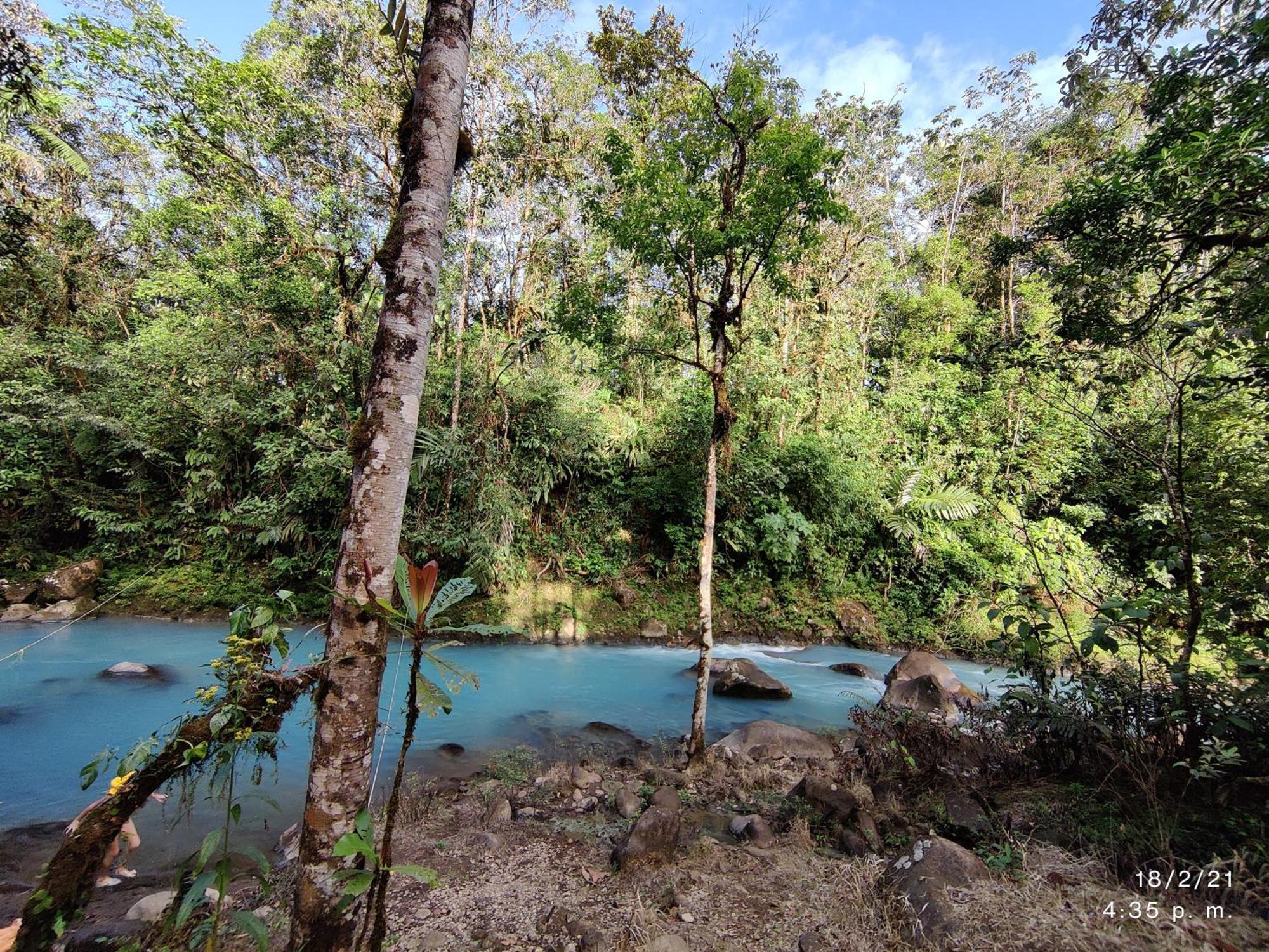 Cabinas Piuri Rio Celeste Exterior photo