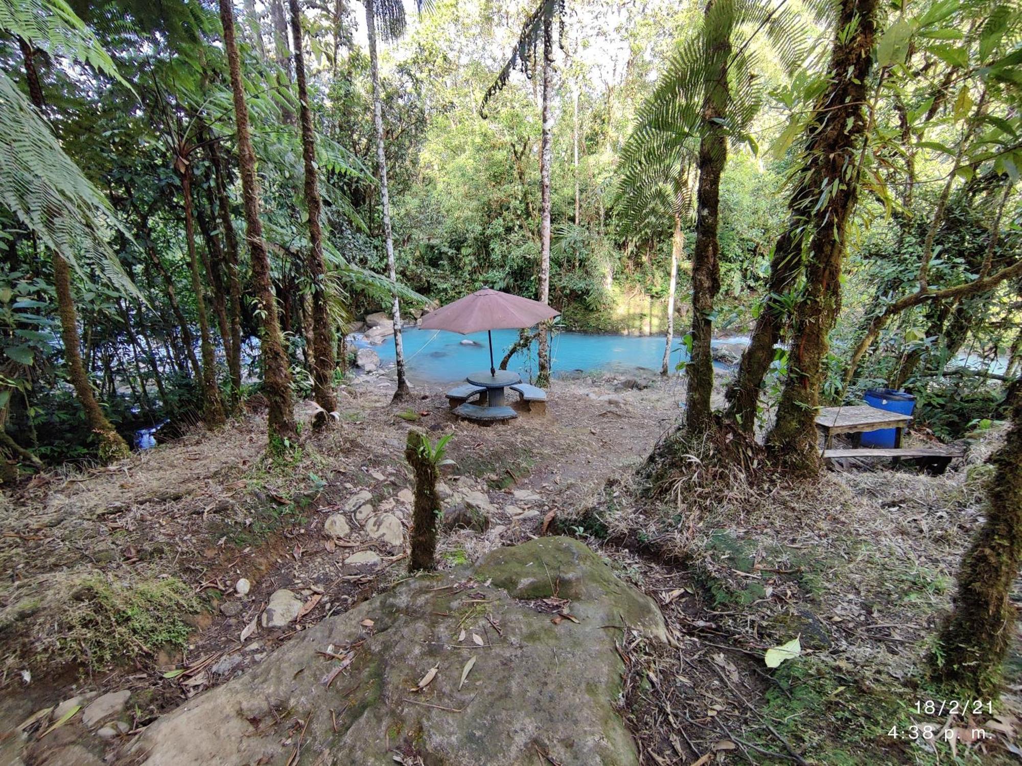 Cabinas Piuri Rio Celeste Exterior photo