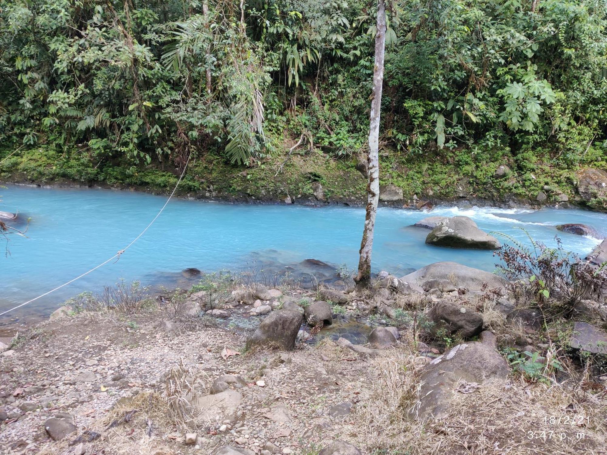 Cabinas Piuri Rio Celeste Exterior photo